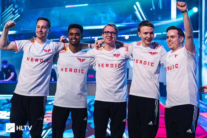 表现亮眼 表现亮眼